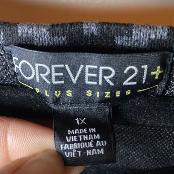 ⭐️ 3/$20 Forever 21 + BodyCon Herringbone Dress - SZ 1X - Picture 5 of 7